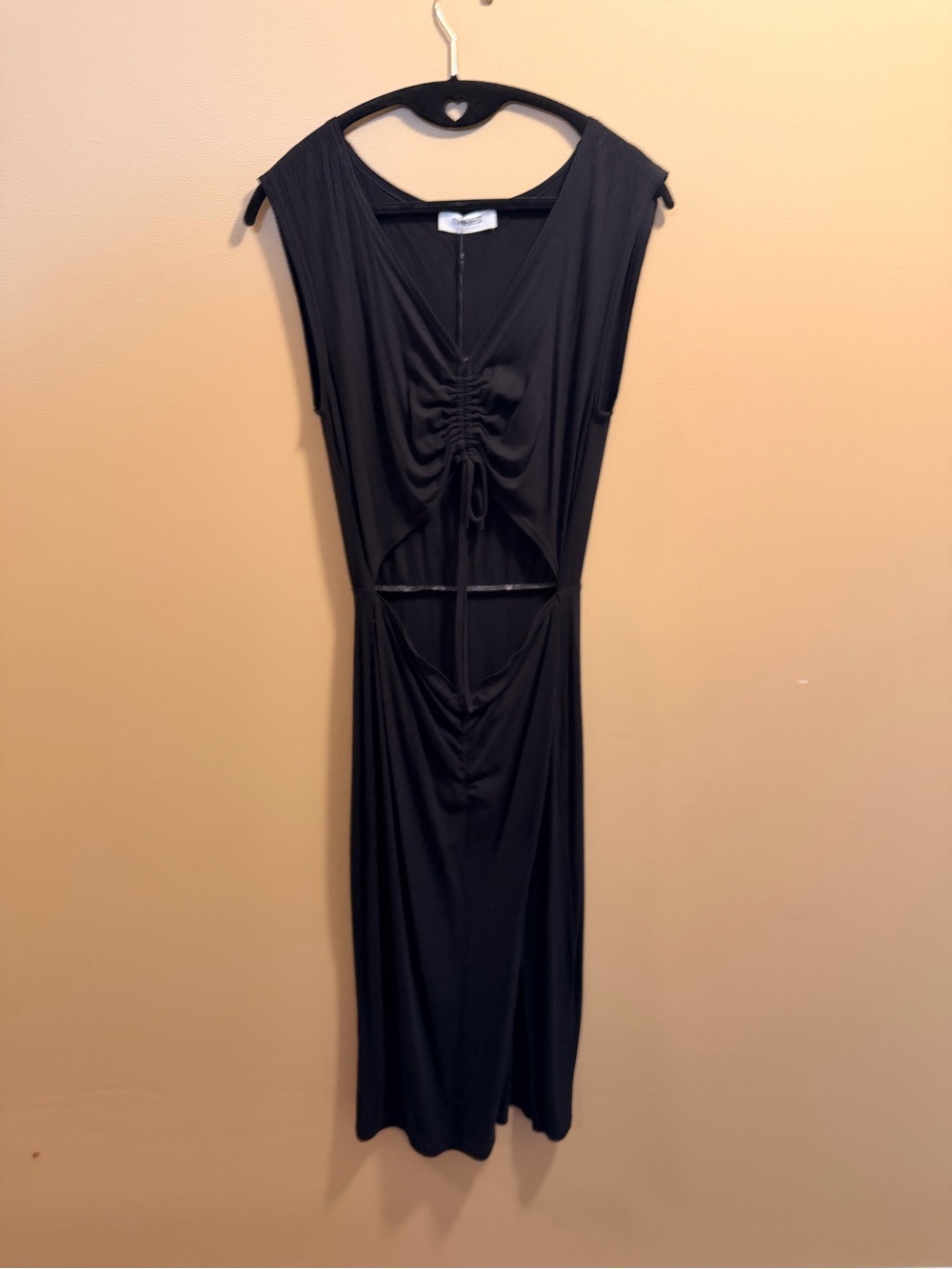 Sleek Black Ruched Midi Dress